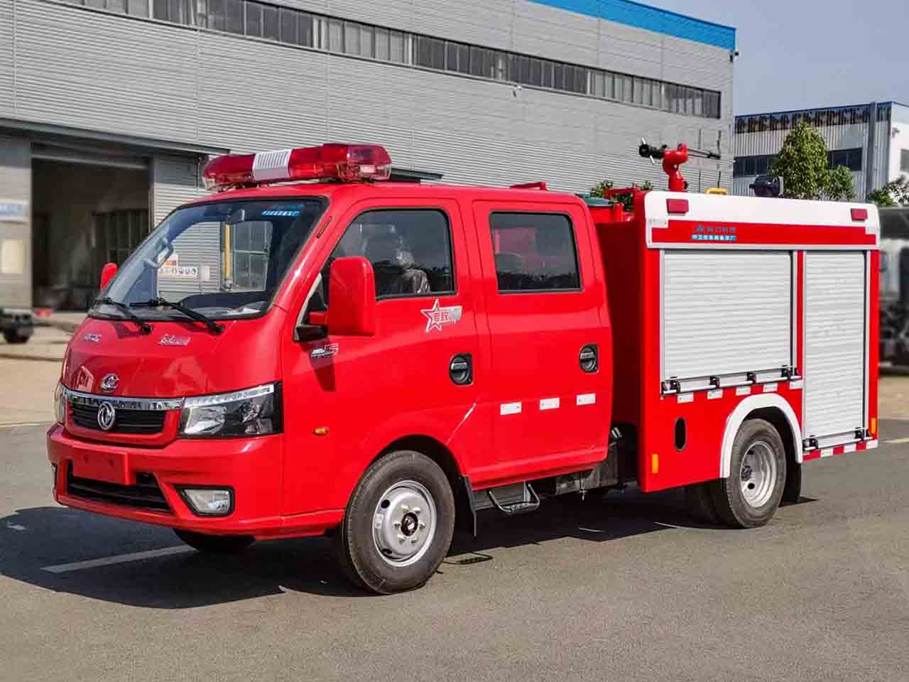 bg大游专汽东风途逸蓝牌水罐消防车